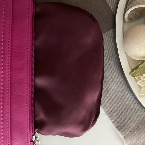 Coach Park Leather Medium Wristlet Clutch - Picture 9 of 12